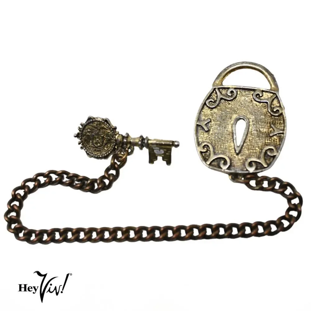 Vintage Lock & Key Sweetheart Brooch Pin Gold Tone Chain Jeanne Style - Hey Viv